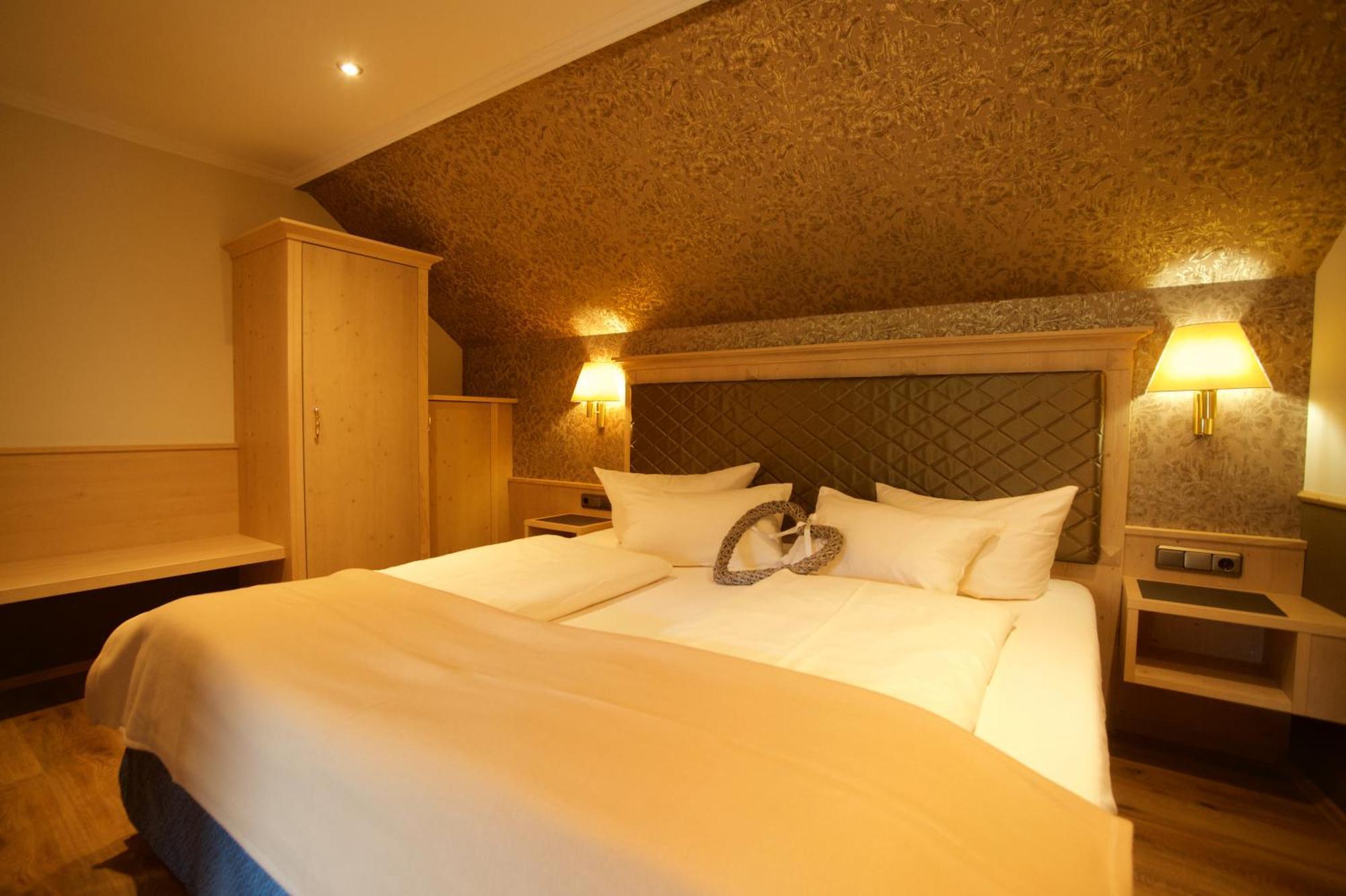 Hotel Schlosskrone Füssen Pokoj fotografie